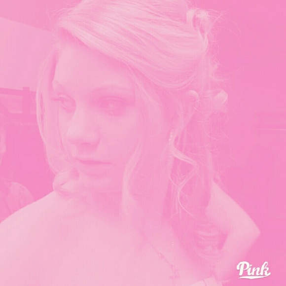 Profile Picture of Julianna Monaghan (@julimonaghan) on Poshmark