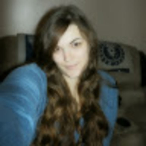 Profile Picture of Arianna Marrs (@anschwind91) on Poshmark