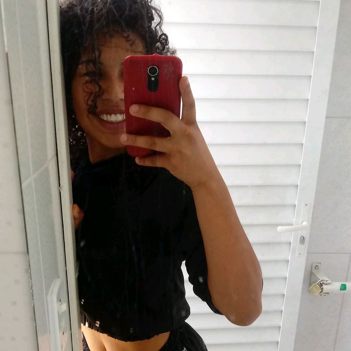 Profile Picture of Paulla Lázzaro (@paulladsouzza) on Tiktok