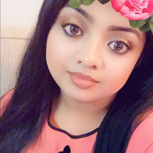 Profile Picture of Sanjana Chowdhury (@sanjanac) on Poshmark