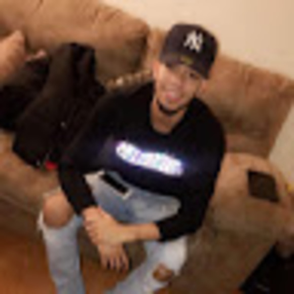 Profile Picture of Julio Mena (@juliomena19) on Poshmark