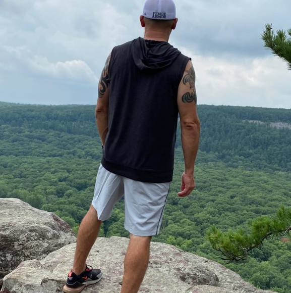 Profile Picture of Dan Verwey (@bears986) on Poshmark