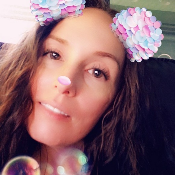 Profile Picture of Bobbi Crum (@bcrum77) on Poshmark