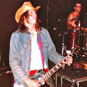 Profile Picture of Mike Martt (@mikemartt) on Myspace