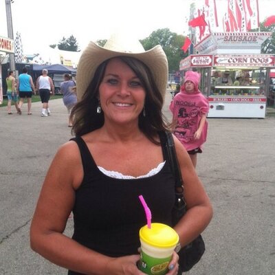 Profile Picture of Marilyn Decker (@deckerx6) on Twitter