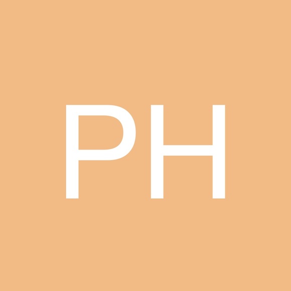 Profile Picture of Paula Hanson (@paula__h) on Poshmark