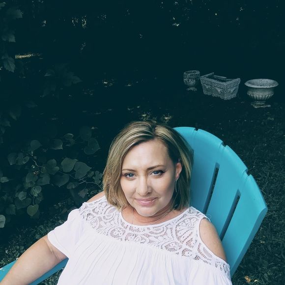 Sandra Tabor - Poshmark Profile Picture of Sandra Tabor (@sandratabor27) on Poshmark