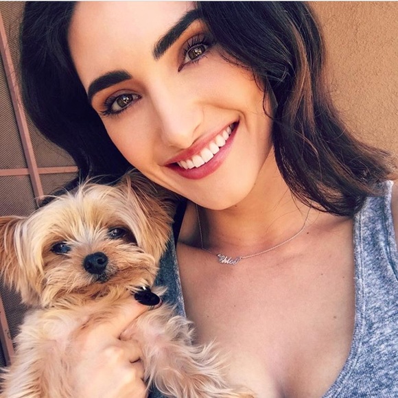 Profile Picture of Chloe Kim (@claudialjkim) on Poshmark