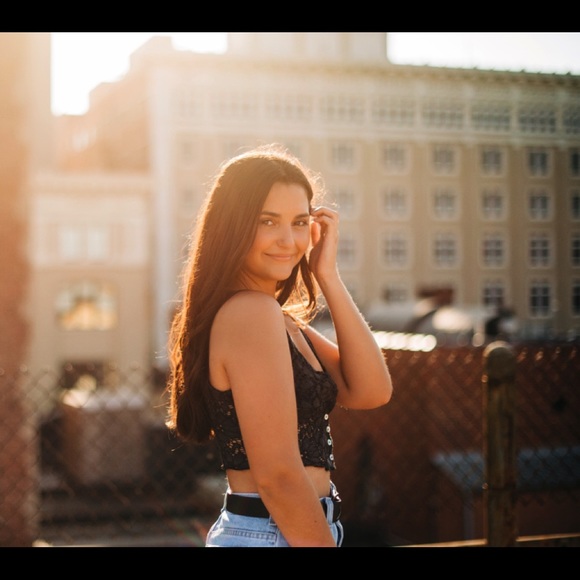 Profile Picture of Mia Pancoe (@miapancoe) on Poshmark