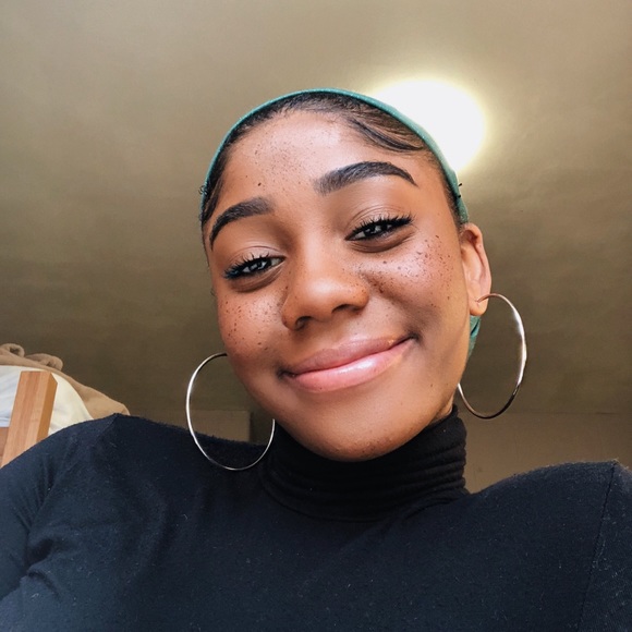 Profile Picture of Autumn Goodman (@auttgood) on Poshmark