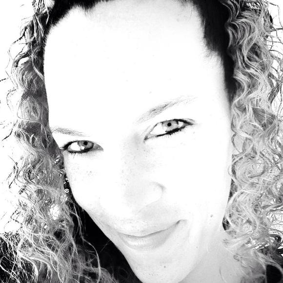 Profile Picture of Latasha Todd-hale (@lhale9393) on Poshmark
