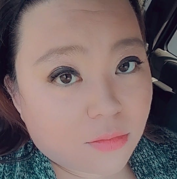 Profile Picture of Erica Cotter holloway (@asianangel617) on Poshmark