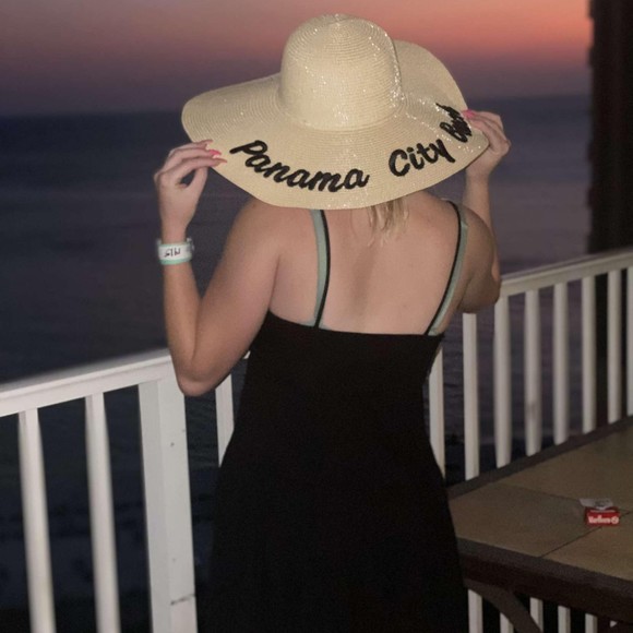 Profile Picture of Ivie Harner (@ivieharner) on Poshmark