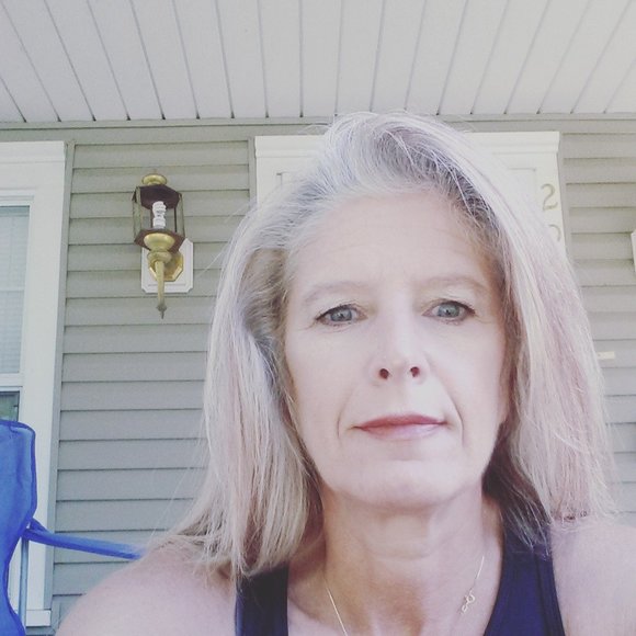 Profile Picture of Sheri Mcglothlin (@ramshead52) on Poshmark