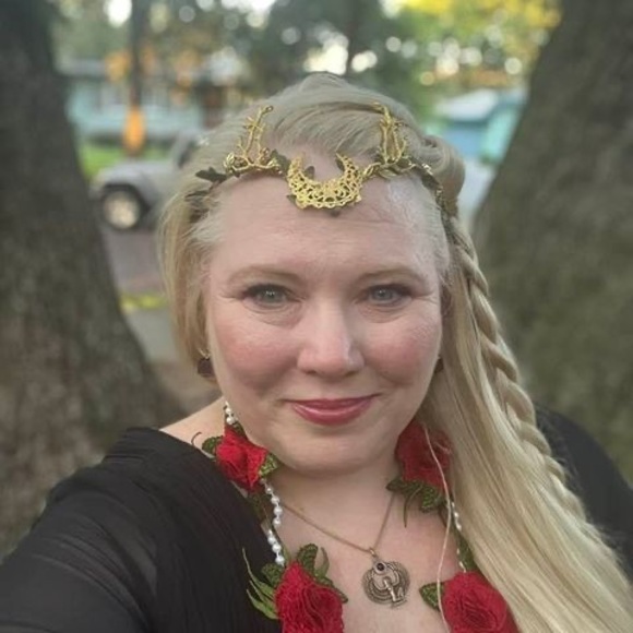 Profile Picture of Michelle Orwick (@michelleorwick) on Poshmark