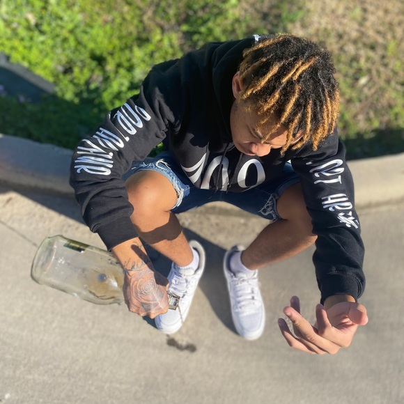 Profile Picture of Joseph Rizzo (@jayriz03) on Poshmark