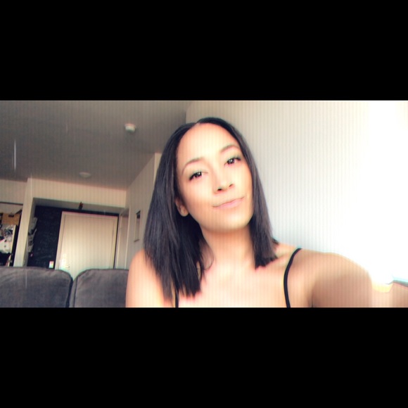 Profile Picture of Amber Gregory (@_ambrjoy) on Poshmark