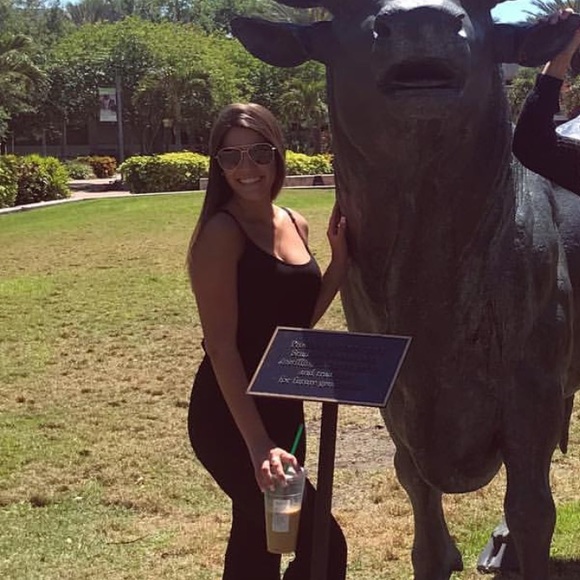 Profile Picture of Ashley Freeborn (@ashleyfreeborn3) on Poshmark