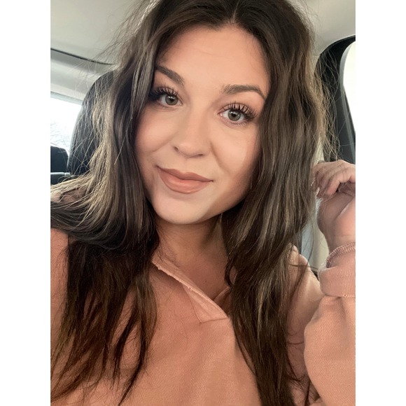 Profile Picture of Harlie Patocka (@harliejae97) on Poshmark