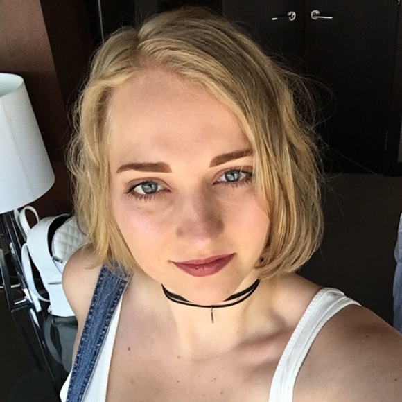 Profile Picture of Megan Andreasen (@megandreasen) on Poshmark