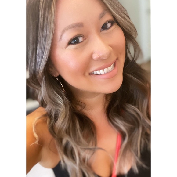 Profile Picture of Stephanie Liu (@steph_angel521) on Poshmark