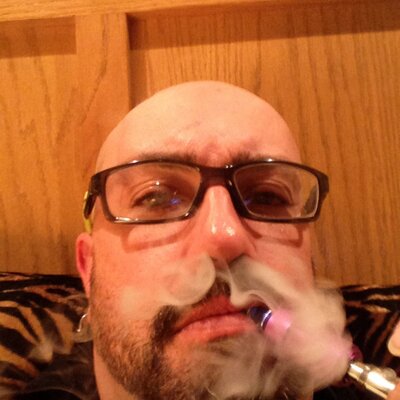 Profile Picture of Travis Gillette (@vaporpucket) on Twitter