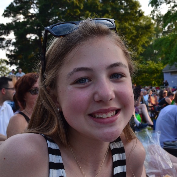 Profile Picture of Ella Roehl (@ella_roehl) on Poshmark