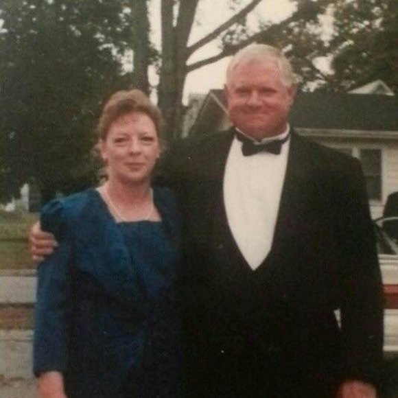 Profile Picture of Debra Calhoun (@liviwill19) on Poshmark