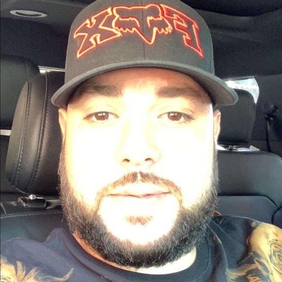 Profile Picture of Mauro Gonzalez (@mgonzalez1587) on Poshmark