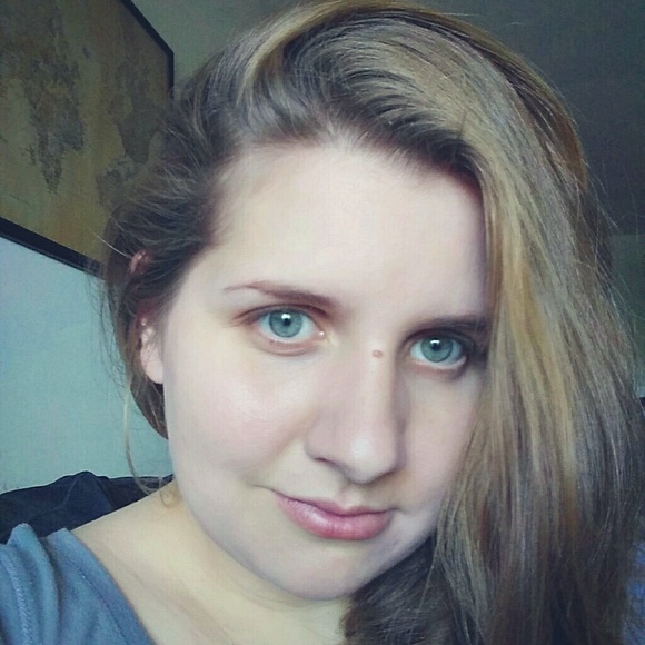 Profile Picture of Josephine Kromer (@retro_josephine) on Poshmark