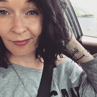 Profile Picture of Terri Patterson (@3moon2stars) on Twitter