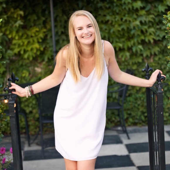 Profile Picture of Emma Augdahl (@emmaaugdahl) on Poshmark