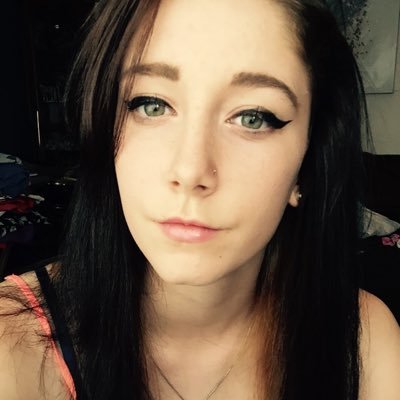 Profile Picture of Amber (@AmberFaust1) on Twitter