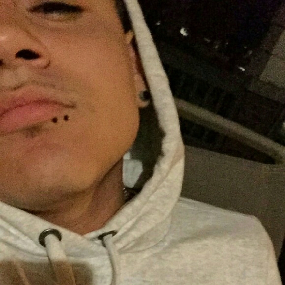 Profile Picture of Leonardo Jaramillo (@leonardo_12) on Poshmark