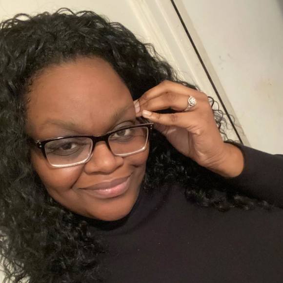 Monique Larkins brown - Poshmark Profile Picture of Monique Larkins brown (@cheekynique) on Poshmark