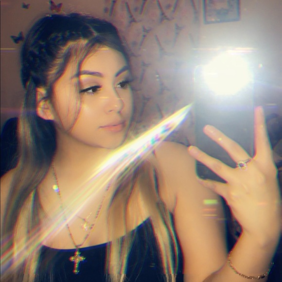 Profile Picture of Janet Salinas (@jannett05) on Poshmark