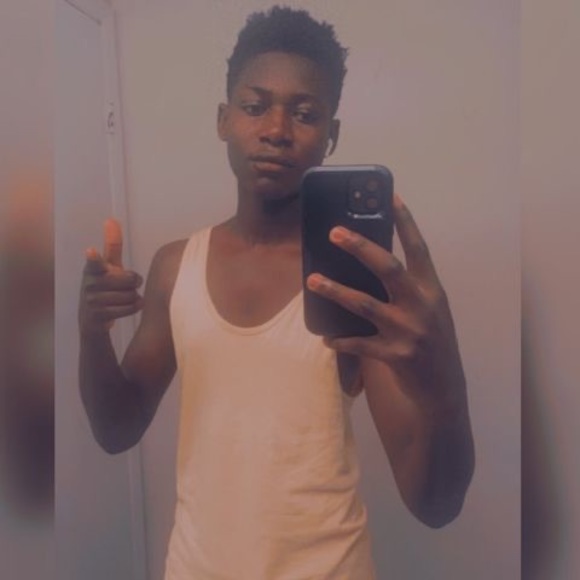 Profile Picture of Jeffrey Kwakye (@jeffrey_kwakye) on Poshmark