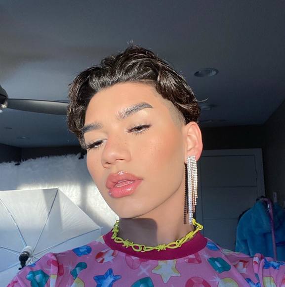 Profile Picture of Kevin Bojorquez (@kevinbojorquezz) on Poshmark