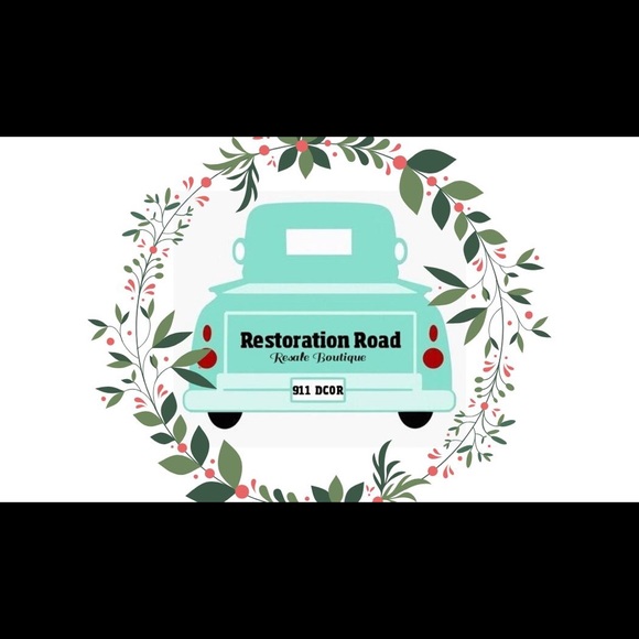 Christina Crace - Poshmark Profile Picture of Christina Crace (@restorationroad) on Poshmark