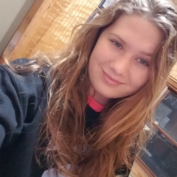 Profile Picture of Emily Goad (@emilyfaith2316) on Poshmark