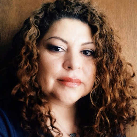 Profile Picture of Roxana Caiozzo (@caiozzoroxana) on Poshmark