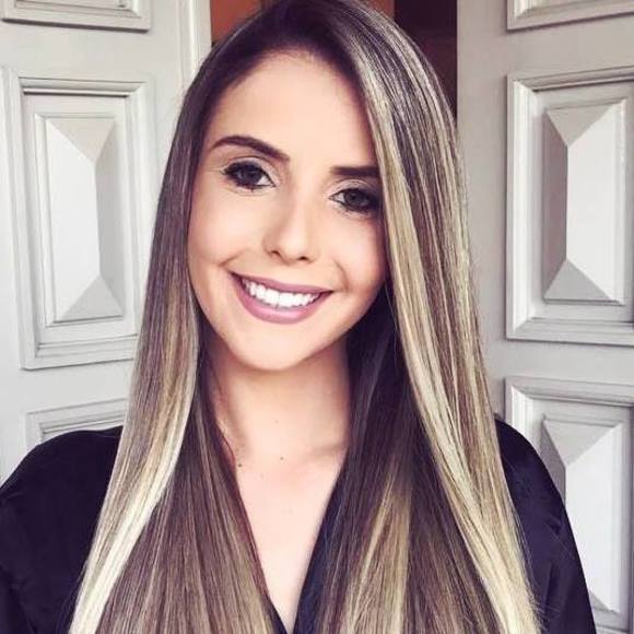 Profile Picture of Mishka Subinova (@mishkakubinova) on Poshmark