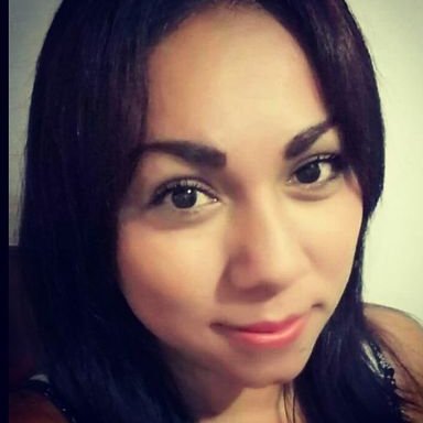 Profile Picture of Lily Alvarez (@lilyalvarez82) on Twitter