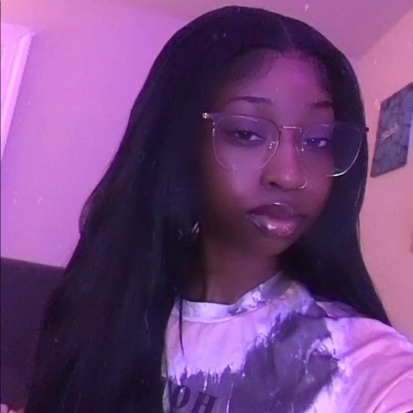 Profile Picture of Sonya Keyes (@itssonyaaaa) on Poshmark