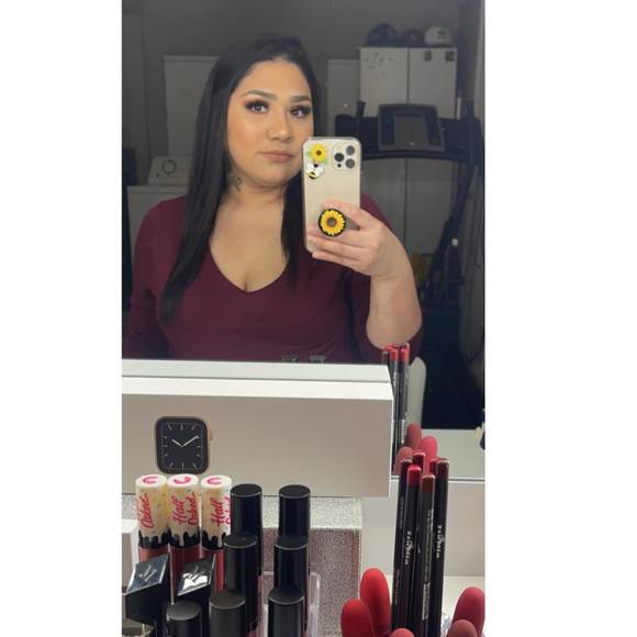 Profile Picture of Miriam Ojeda (@miriamojeda23) on Poshmark