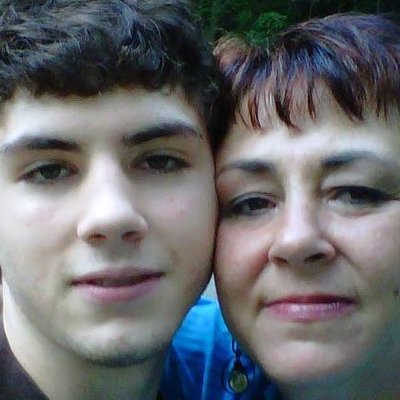 Profile Picture of Laura Saylor (@lauraleesaylor) on Twitter