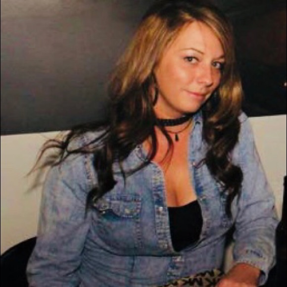 Profile Picture of Christina Hardtke (@chrissylayne) on Poshmark