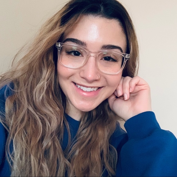 Profile Picture of Lauren Jordan (@laurenstella879) on Poshmark