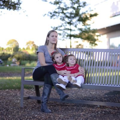 Profile Picture of Janet Makris (@janet_makris) on Twitter