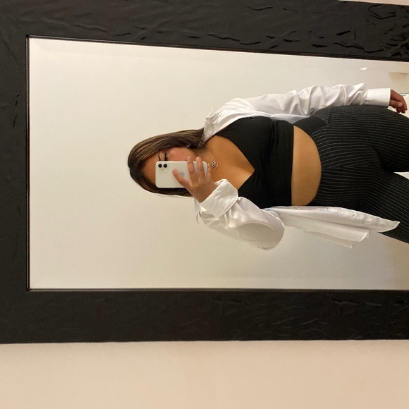 Profile Picture of Jo Afaga (@joesstyle) on Poshmark